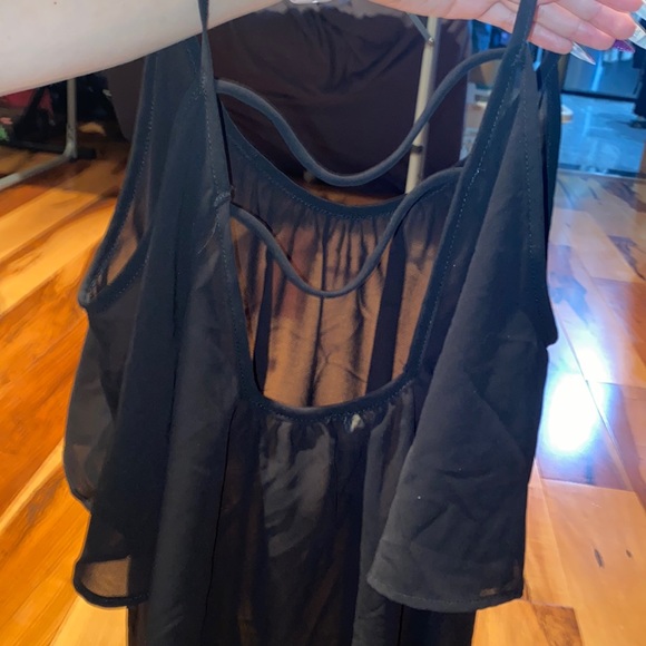 LIKE NEW - VINTAGE TYCHE FLOWY COLD SHOULDER CUT OUT BABYDOLL TOP - SIZE MEDIUM - Picture 6 of 6